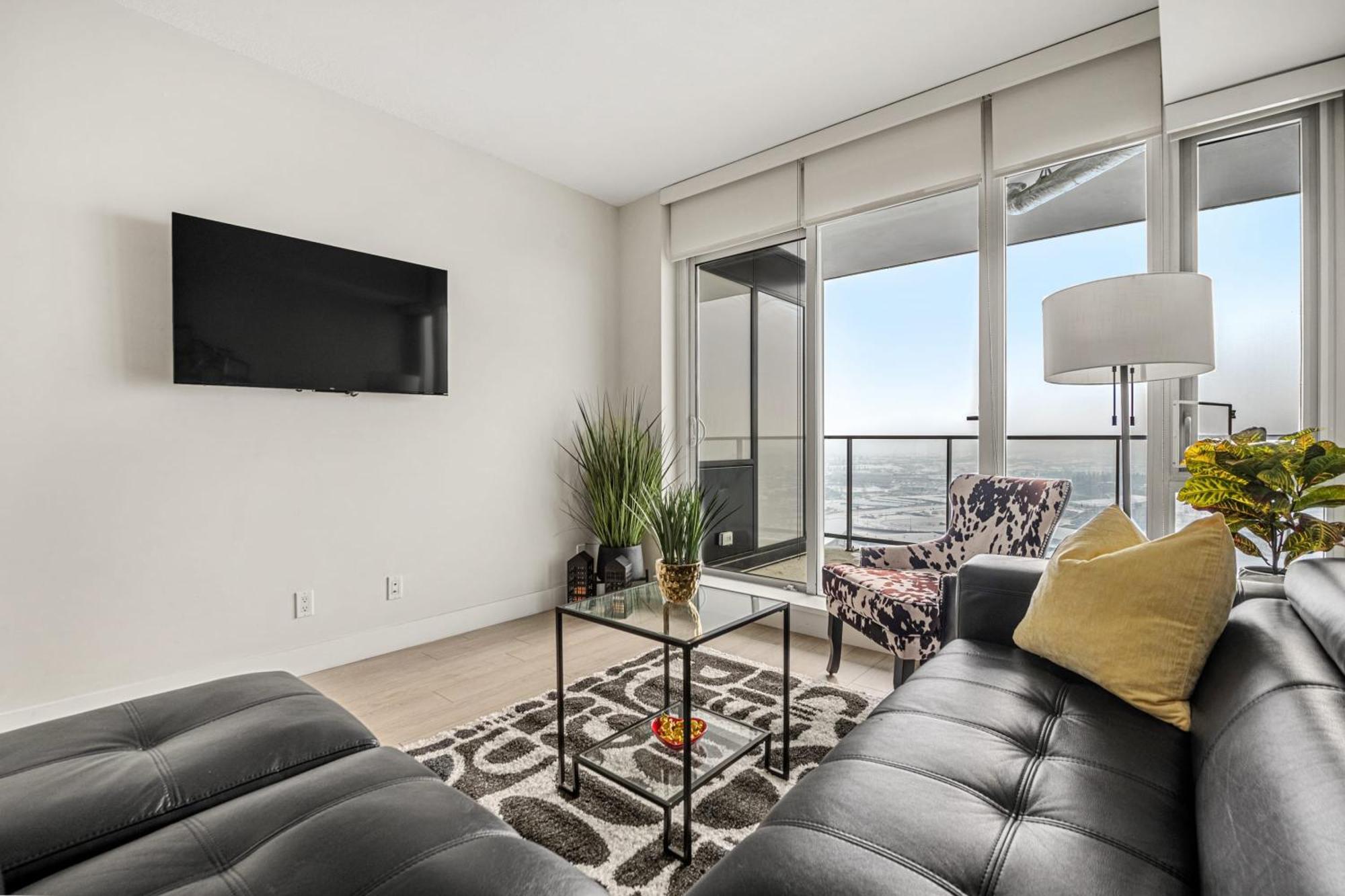 Stunning 34Th Floor Views, Prime Downtown Location - Near Stampede, Casino, Bars! Free Banff Pass, Parking, Wine! Villa YYC Exteriör bild