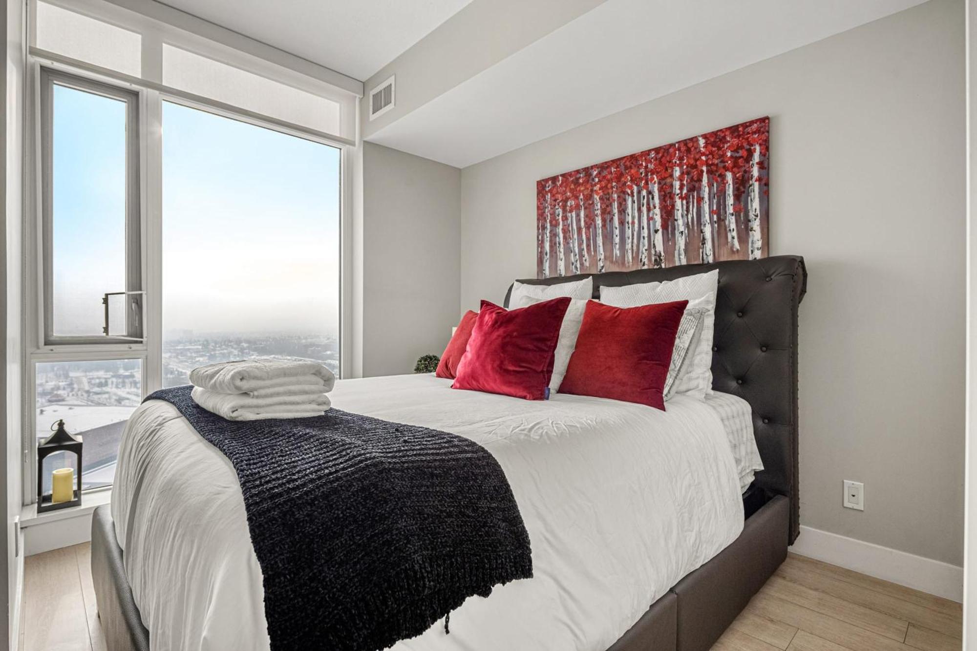 Stunning 34Th Floor Views, Prime Downtown Location - Near Stampede, Casino, Bars! Free Banff Pass, Parking, Wine! Villa YYC Exteriör bild