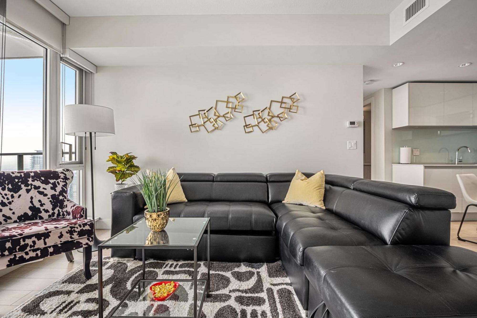 Stunning 34Th Floor Views, Prime Downtown Location - Near Stampede, Casino, Bars! Free Banff Pass, Parking, Wine! Villa YYC Exteriör bild