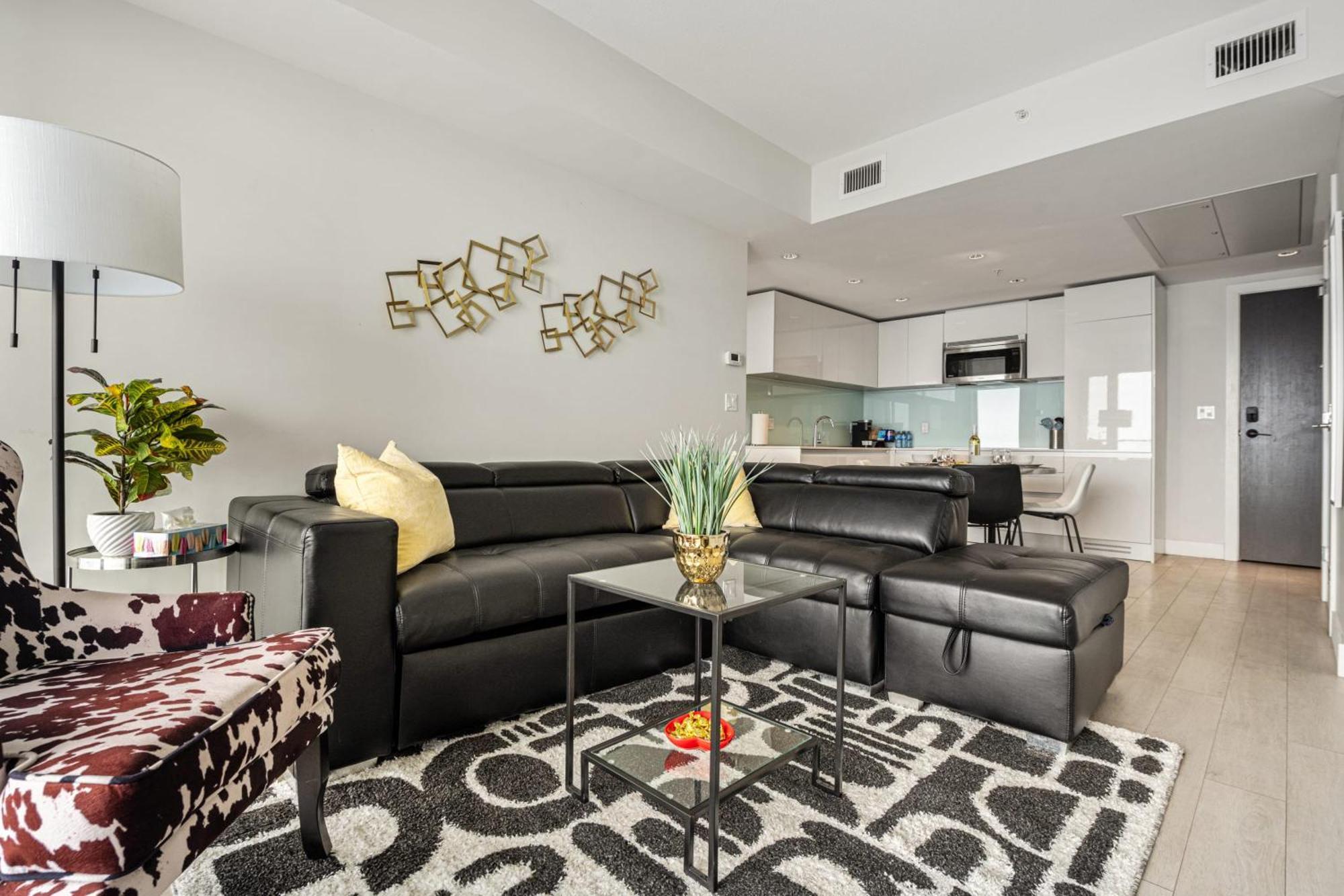 Stunning 34Th Floor Views, Prime Downtown Location - Near Stampede, Casino, Bars! Free Banff Pass, Parking, Wine! Villa YYC Exteriör bild