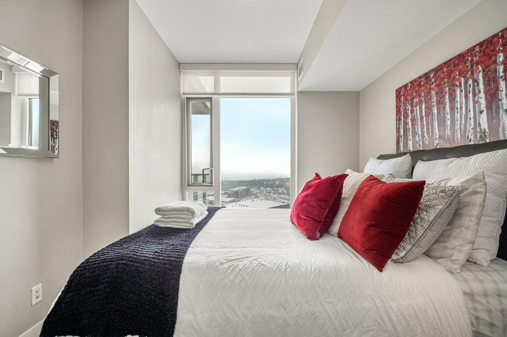 Stunning 34Th Floor Views, Prime Downtown Location - Near Stampede, Casino, Bars! Free Banff Pass, Parking, Wine! Villa YYC Exteriör bild