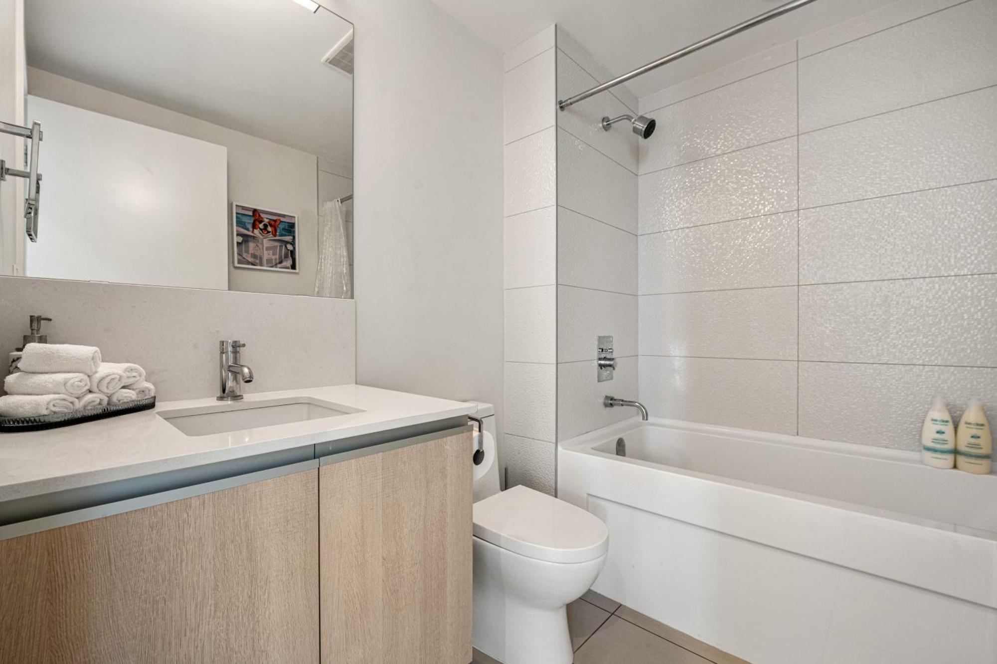 Stunning 34Th Floor Views, Prime Downtown Location - Near Stampede, Casino, Bars! Free Banff Pass, Parking, Wine! Villa YYC Exteriör bild